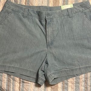 Magellan Women’s Outdoor Shorts. Size 16.